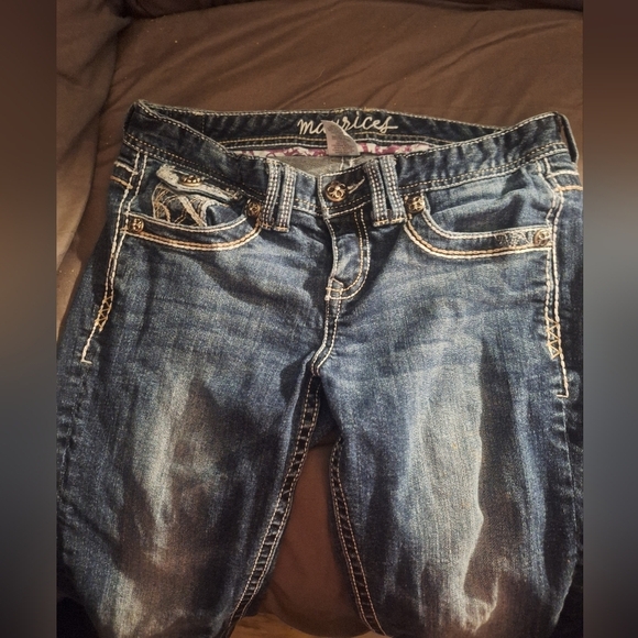 Maurice's- Dark Wash Capris - Picture 2 of 3